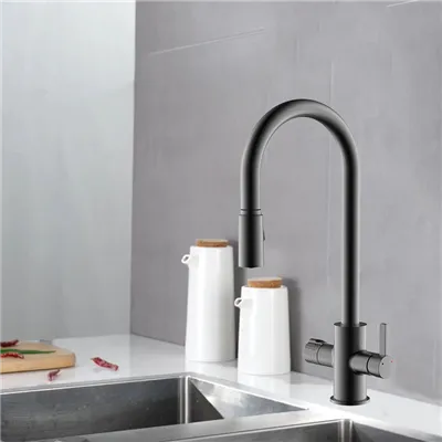 ابلتے ہوئے پانی کا نل نکالیں۔